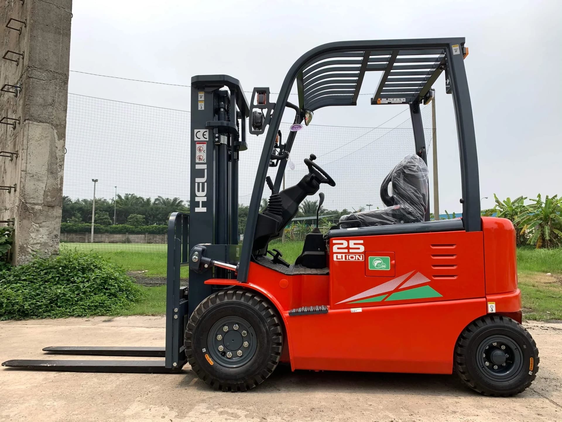 Những lưu ý sử dụng xe nâng điện Pin Lithium